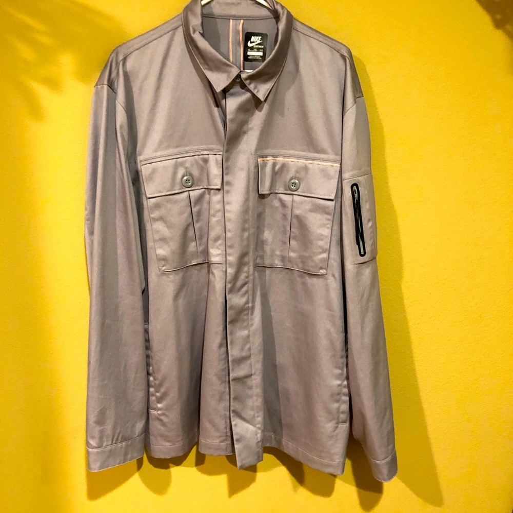 EUC Nike button top